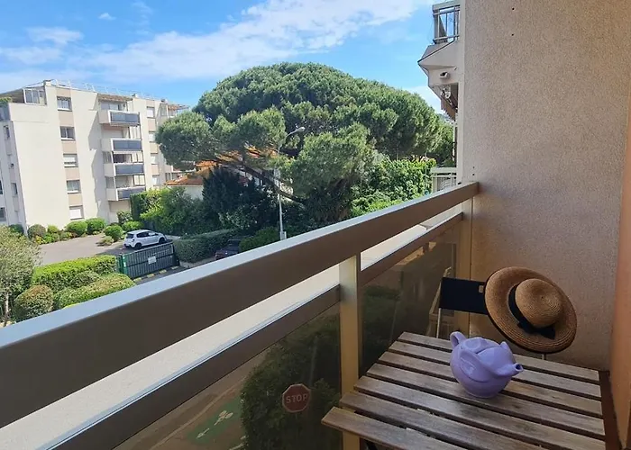 Beautiful With Balcony - Near * サント・マキシム