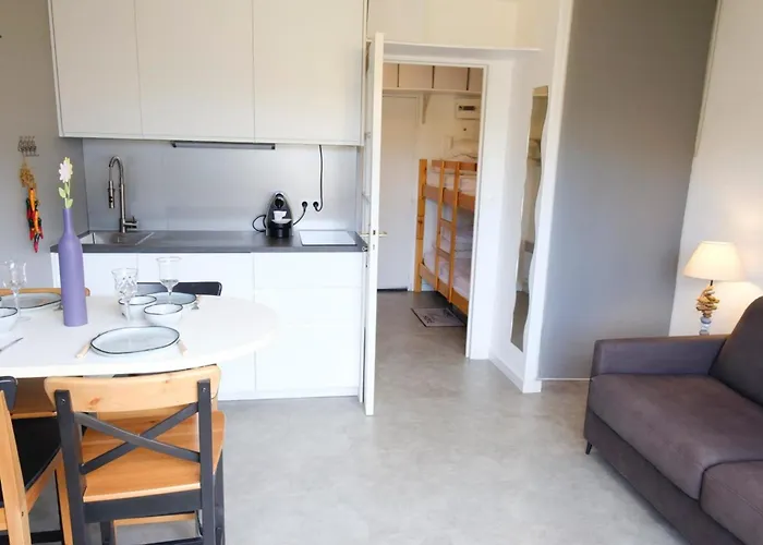 Beautiful With Balcony - Near Apartment Sainte-Maxime