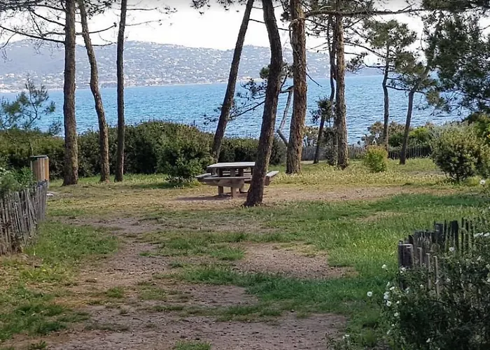 Beau Avec Balcon - Proche