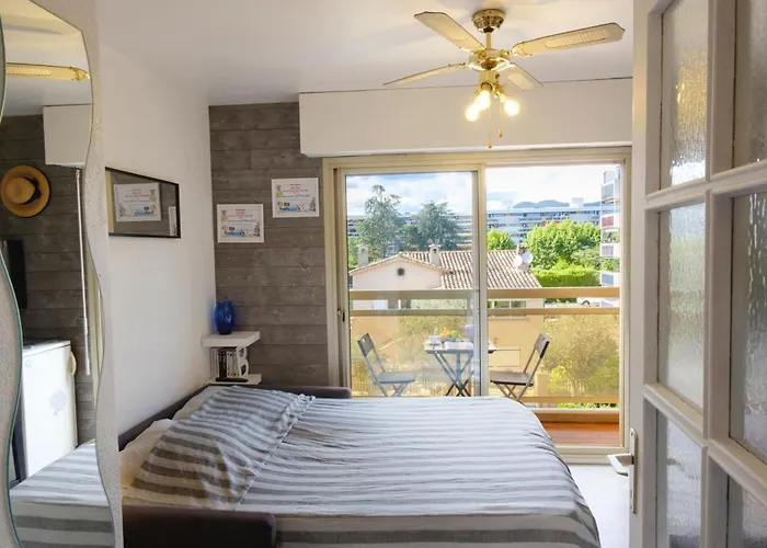 Beautiful With Balcony - Near Apartment *